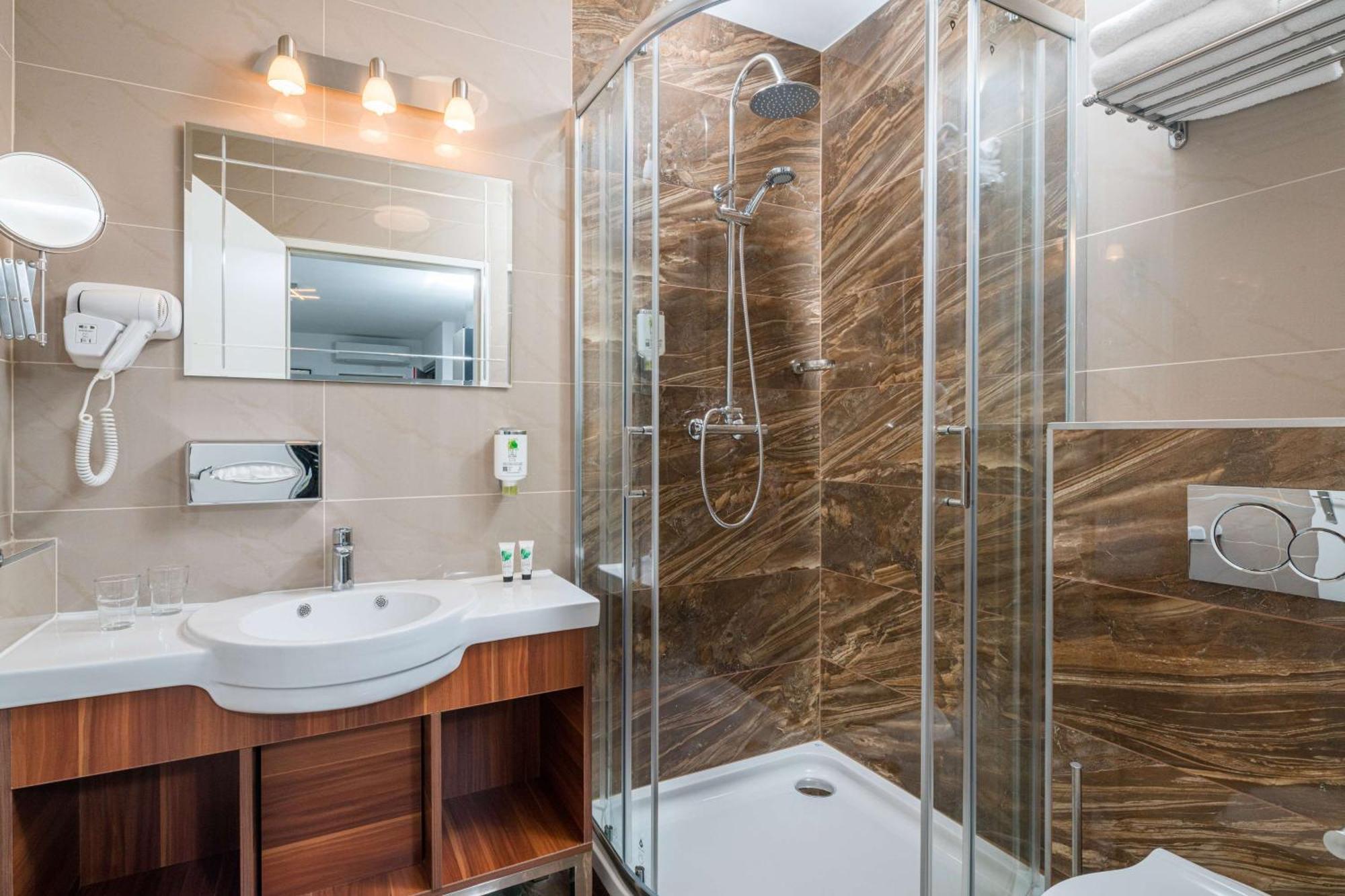 Best Western Plus Celebrity Suites Wien Ngoại thất bức ảnh